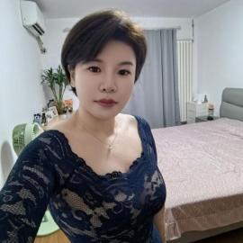 平乐园附近的美少妇